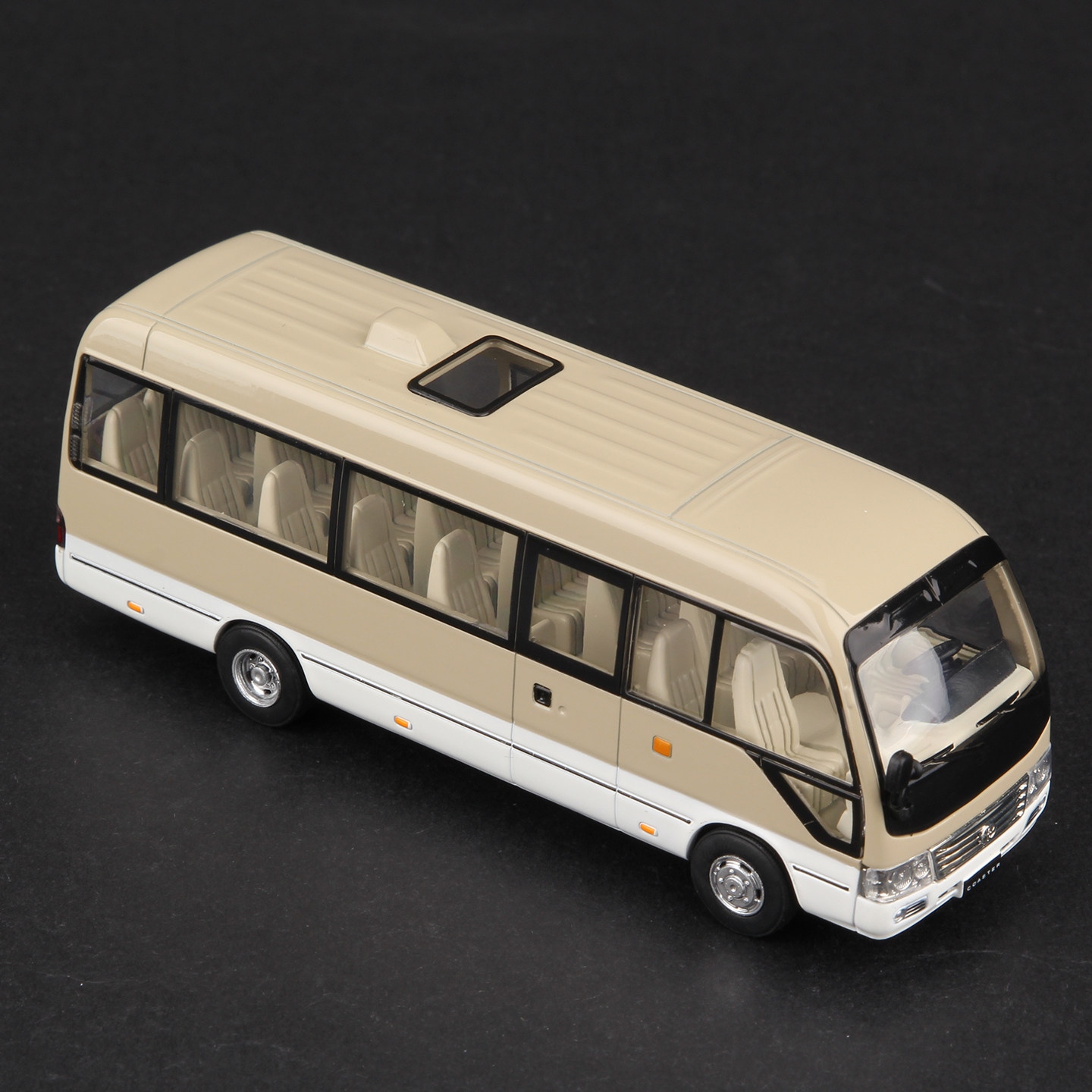 Toyota Coaster 1:64, Auto de A - Die Cast Car 1 64 reseña y precio